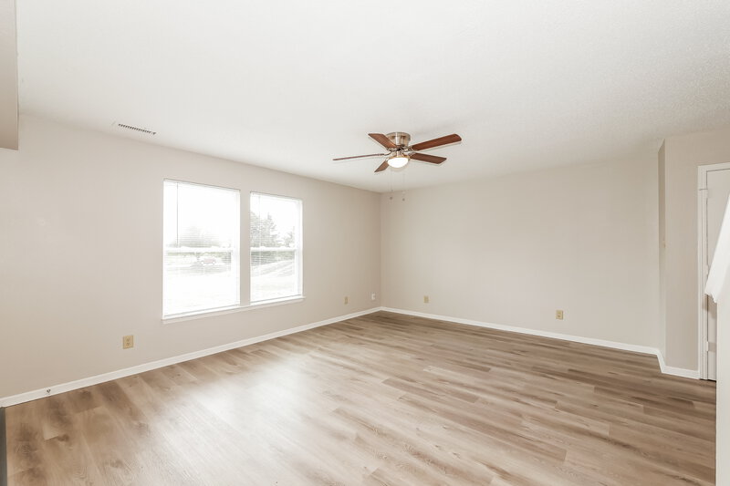 2,580/Mo, 8446 Abbey Dell Dr Camby, IN 46113 Living Room View 2