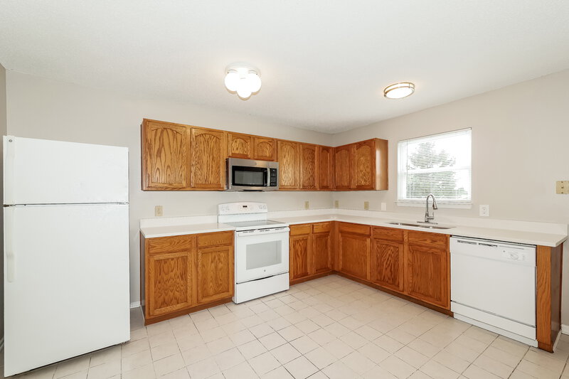 2,580/Mo, 8446 Abbey Dell Dr Camby, IN 46113 Kitchen View