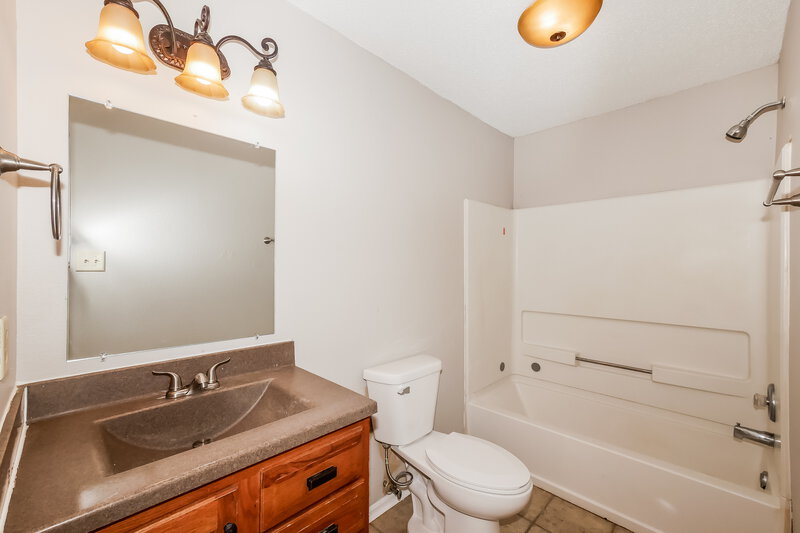 1,590/Mo, 13227 N Etna Green Dr Camby, IN 46113 Main Bathroom View