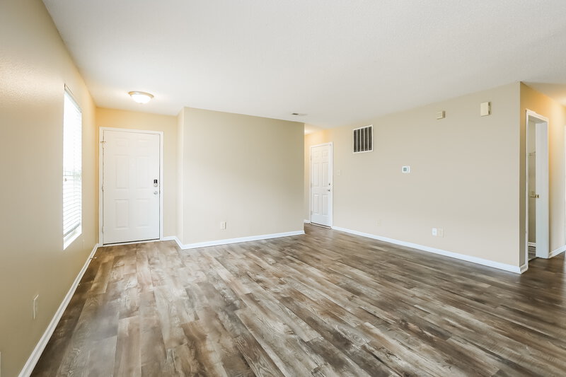 1,685/Mo, 8607 Bluff Point Dr Camby, IN 46113 Living Room View