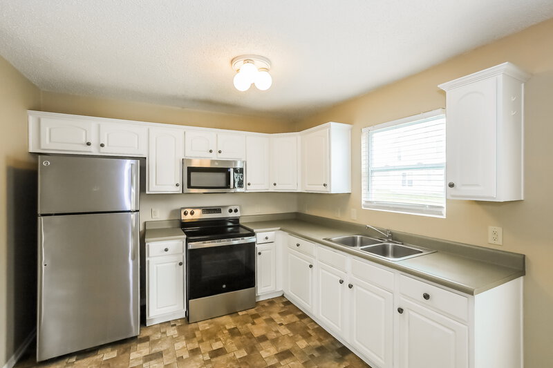 1,685/Mo, 8607 Bluff Point Dr Camby, IN 46113 Kitchen View