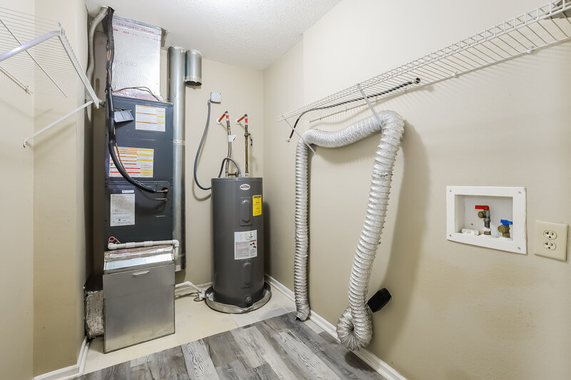 1,685/Mo, 8607 Bluff Point Dr Camby, IN 46113 Laundry Room View