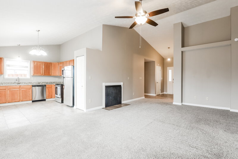 2,650/Mo, 748 Hollowood Ln Avon, IN 46123 Living Room View 2