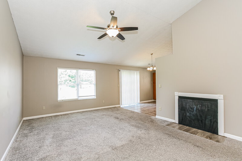 1,925/Mo, 748 Hollowood Ln Avon, IN 46123 Living Room View