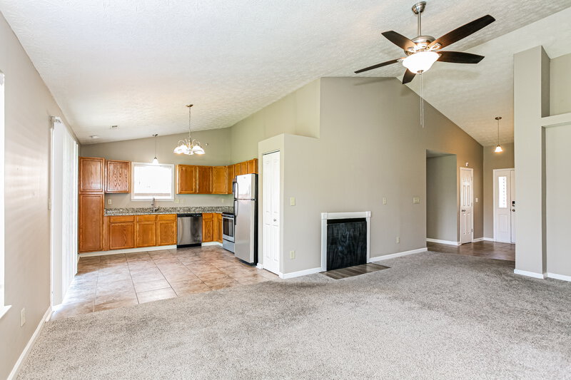 1,925/Mo, 748 Hollowood Ln Avon, IN 46123 Living Room View 2