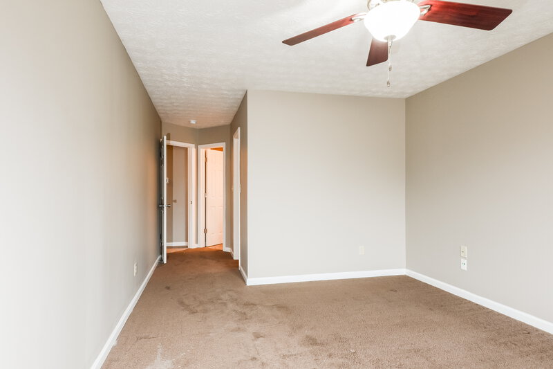 2,650/Mo, 748 Hollowood Ln Avon, IN 46123 Main Bedroom View 2