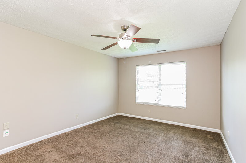 1,925/Mo, 748 Hollowood Ln Avon, IN 46123 Main Bedroom View 2