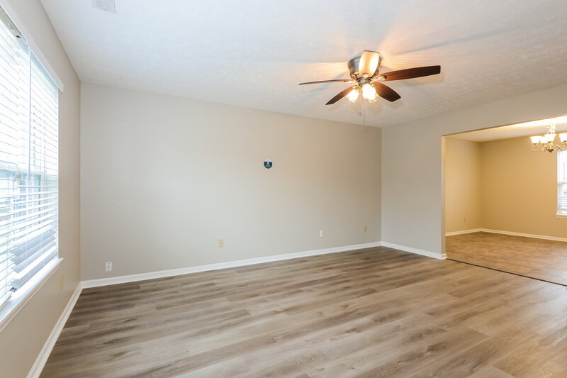 2,030/Mo, 8570 Eagles Nest Dr Avon, IN 46123 Living Room View