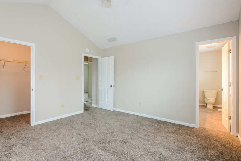 2,030/Mo, 8570 Eagles Nest Dr Avon, IN 46123 Main Bedroom View 2