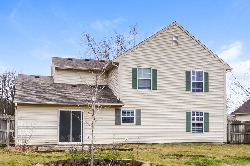 2,030/Mo, 8570 Eagles Nest Dr Avon, IN 46123 Rear View