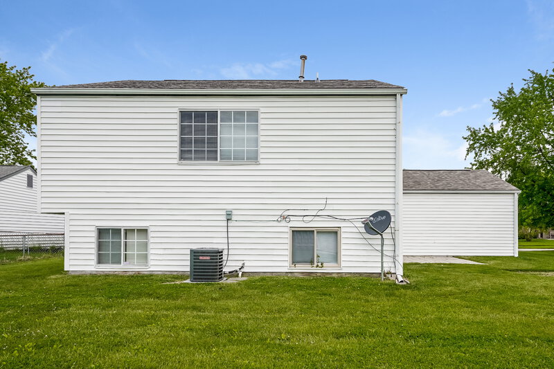 1,790/Mo, 1435 Michigan Rd Franklin, IN 46131 Rear View