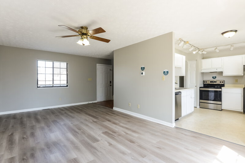 1,735/Mo, 1481 Rebecca Ln Franklin, IN 46131 Living Room View 3