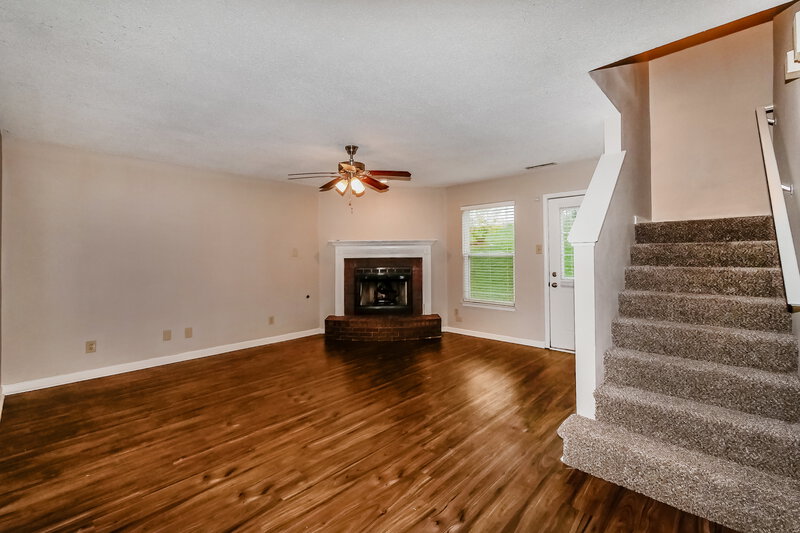 1,430/Mo, 613 Fern St Greenfield, IN 46140 Living Room View