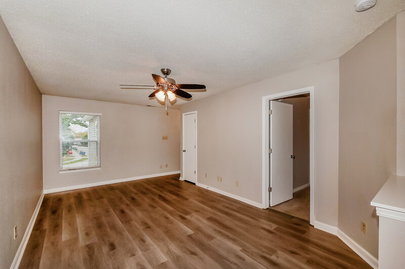 1,430/Mo, 613 Fern St Greenfield, IN 46140 Loft View