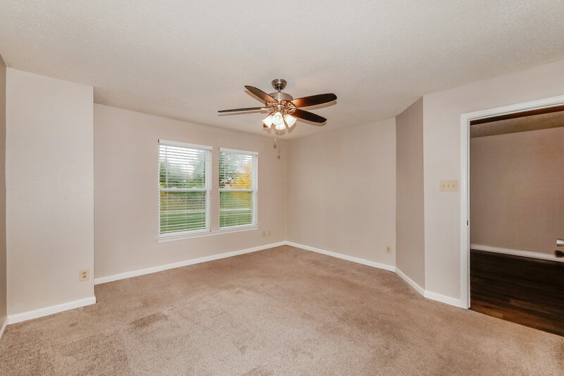 1,430/Mo, 613 Fern St Greenfield, IN 46140 Main Bedroom View