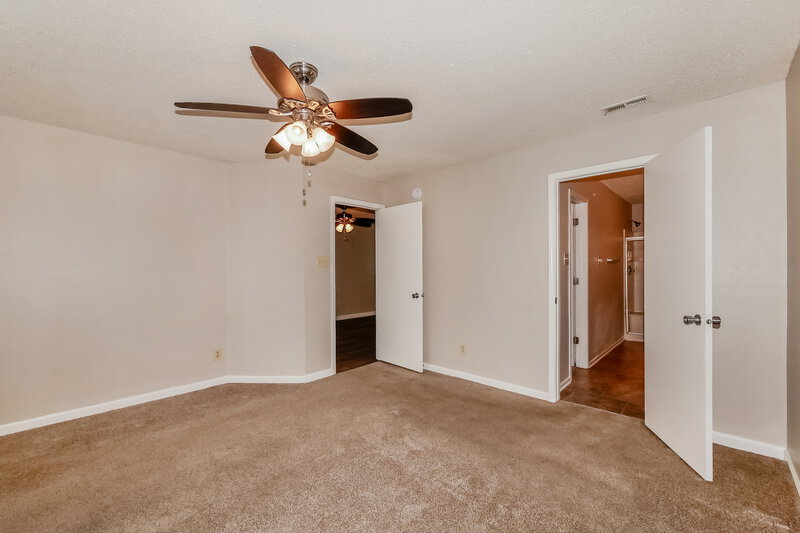 1,430/Mo, 613 Fern St Greenfield, IN 46140 Main Bedroom View 2