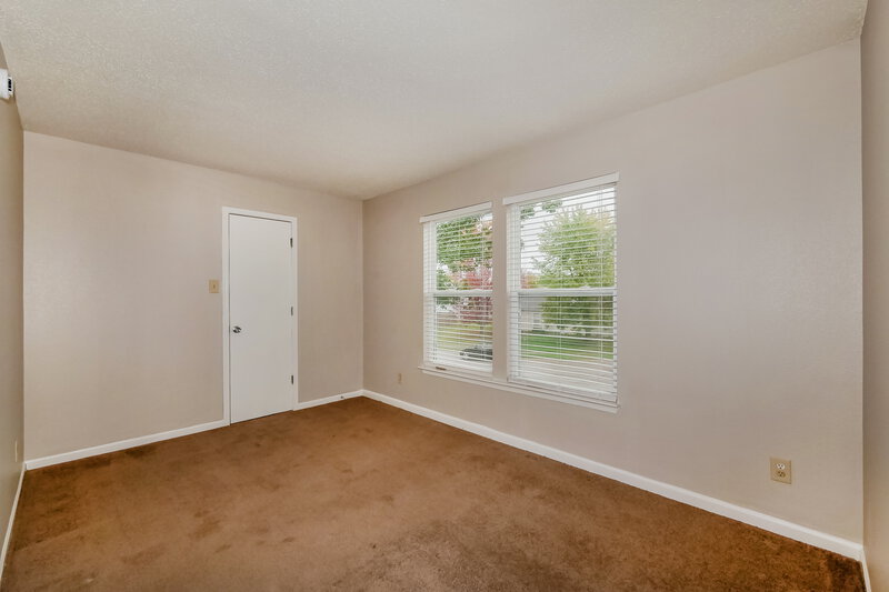 1,430/Mo, 613 Fern St Greenfield, IN 46140 Bedroom View