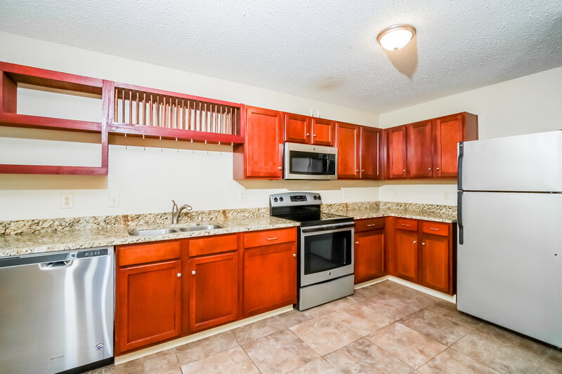 1,650/Mo, 677 Florence Dr Greenfield, IN 46140 Kitchen View 3