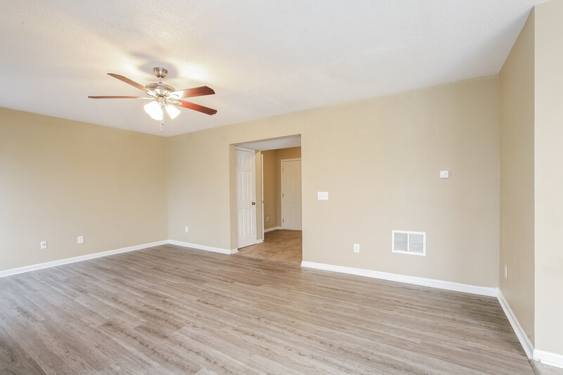 1,765/Mo, 468 Brookstone Dr Greenfield, IN 46140 Living Room View 2