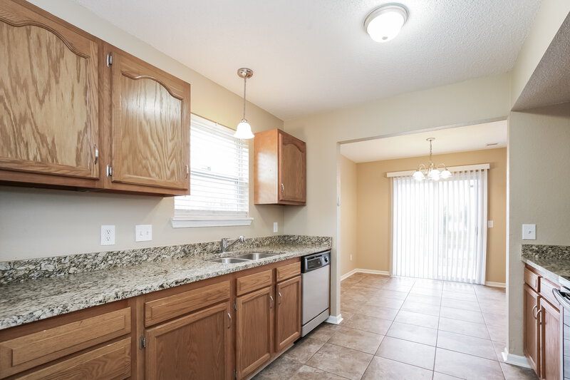 1,765/Mo, 468 Brookstone Dr Greenfield, IN 46140 Kitchen View