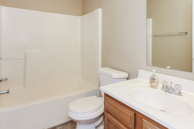 1,765/Mo, 468 Brookstone Dr Greenfield, IN 46140 Master Bathroom View