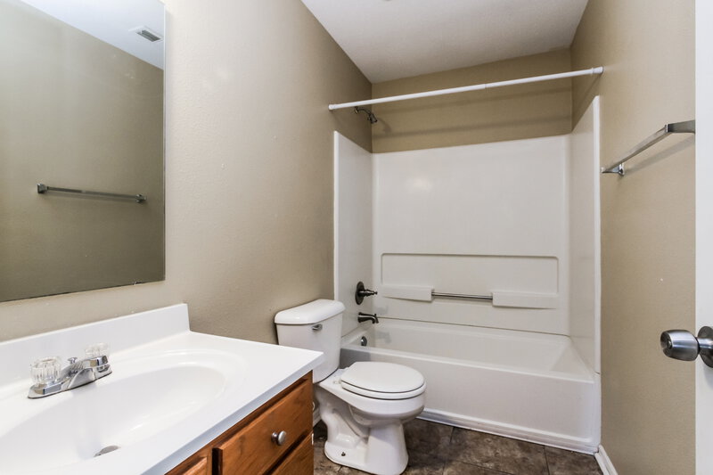 1,735/Mo, 2322 Collins Way Greenfield, IN 46140 Misc View 13