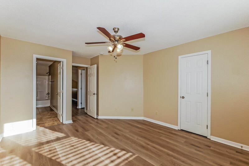 1,980/Mo, 1107 Crescent Dr Greenwood, IN 46143 Main Bedroom View 2
