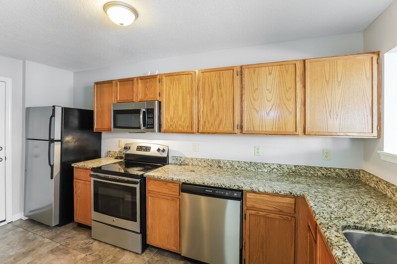 1,630/Mo, 360 Clayton Ln Greenwood, IN 46143 Kitchen View