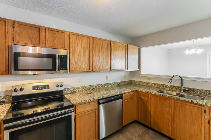 1,630/Mo, 360 Clayton Ln Greenwood, IN 46143 Kitchen View 2