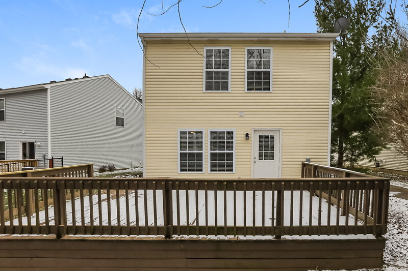 1,630/Mo, 360 Clayton Ln Greenwood, IN 46143 Rear View