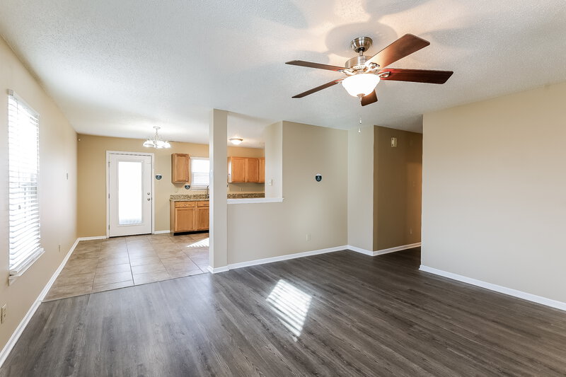 1,720/Mo, 2122 Summer Breeze Way Greenwood, IN 46143 Living Room View 2