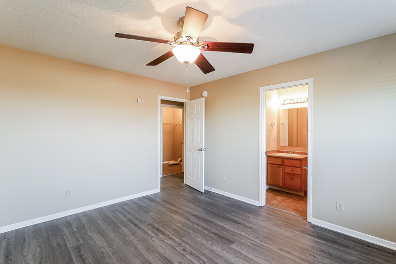 1,720/Mo, 2122 Summer Breeze Way Greenwood, IN 46143 Main Bedroom View 2