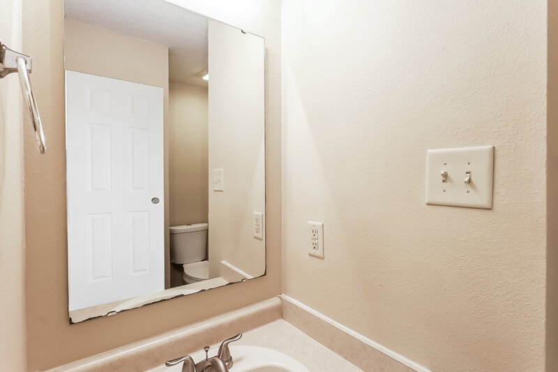 1,720/Mo, 2122 Summer Breeze Way Greenwood, IN 46143 Bathroom View