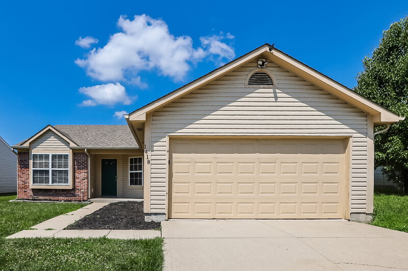 0/Mo, 1418 Green Spring Way Greenwood, IN 46143 External View