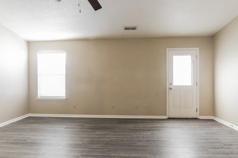1,935/Mo, 1418 Green Spring Way Greenwood, IN 46143 Living Room View 6