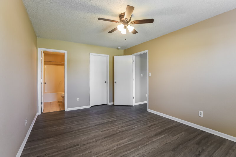 0/Mo, 1418 Green Spring Way Greenwood, IN 46143 Main Bedroom View 2