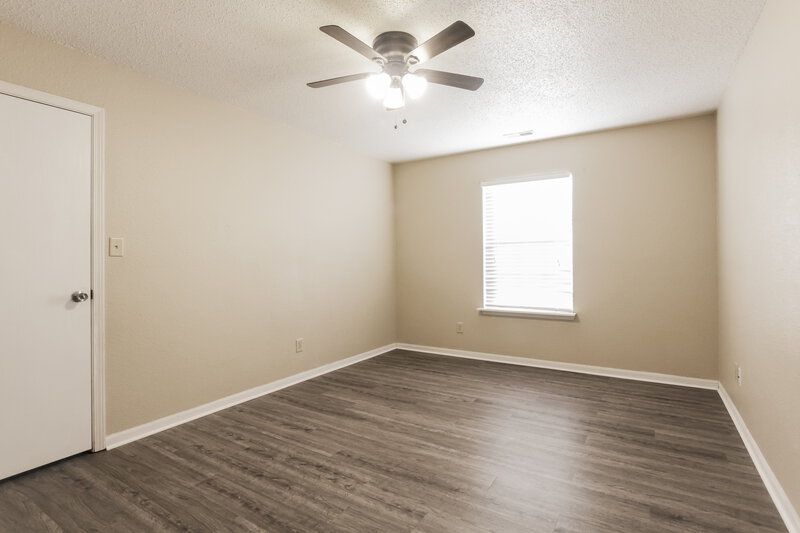 1,935/Mo, 1418 Green Spring Way Greenwood, IN 46143 Main Bedroom View 2