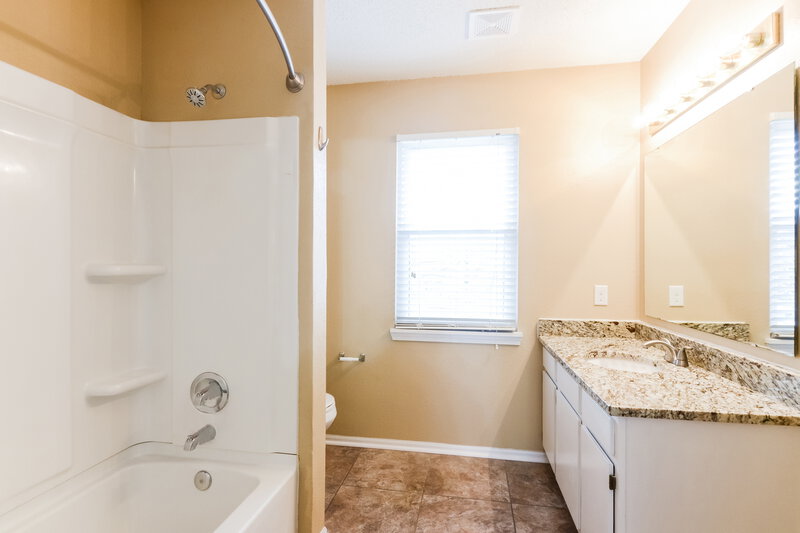 1,950/Mo, 452 Rocky Meadow Dr Greenwood, IN 46143 Main Bathroom View