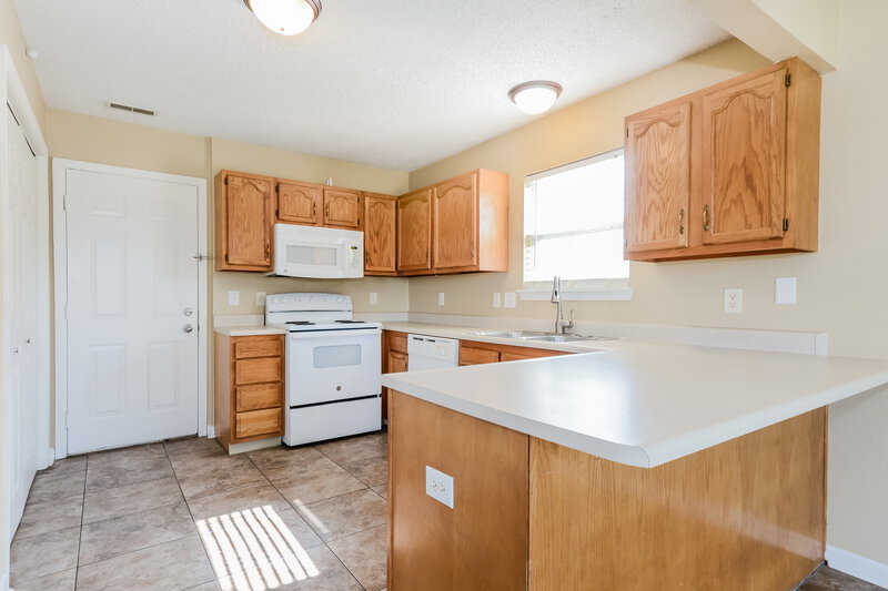 1,790/Mo, 258 Broadmoor Bend Pittsboro, IN 46167 Kitchen View