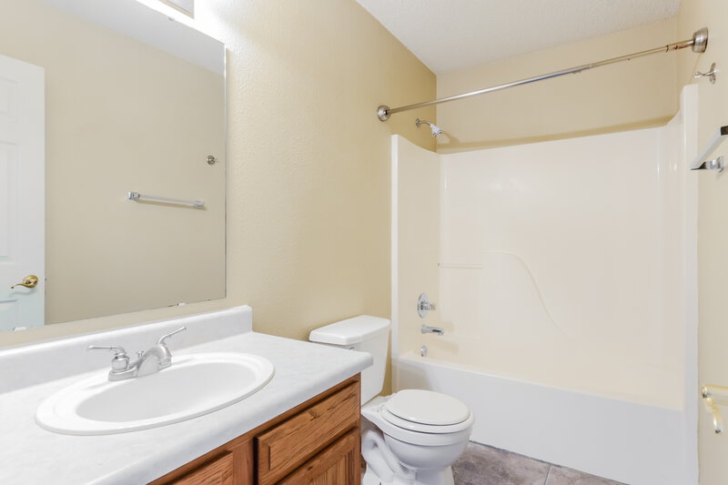 1,790/Mo, 258 Broadmoor Bend Pittsboro, IN 46167 Bathroom View