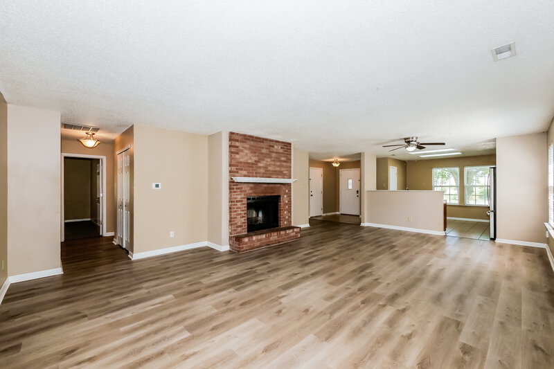 1,880/Mo, 2162 Westmere Dr Plainfield, IN 46168 Living Room View