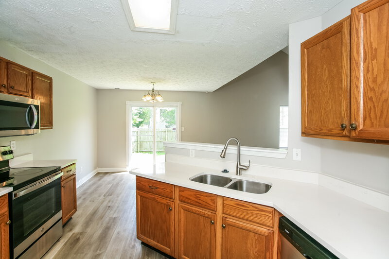 1,880/Mo, 4487 Connaught East Dr Plainfield, IN 46168 Kitchen View