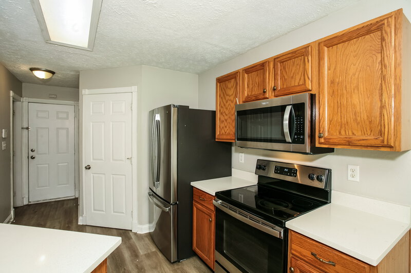 1,880/Mo, 4487 Connaught East Dr Plainfield, IN 46168 Kitchen View 2