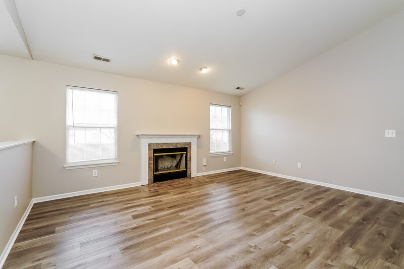 1,815/Mo, 1958 Mare Ave Indianapolis, IN 46203 Living Room View 3