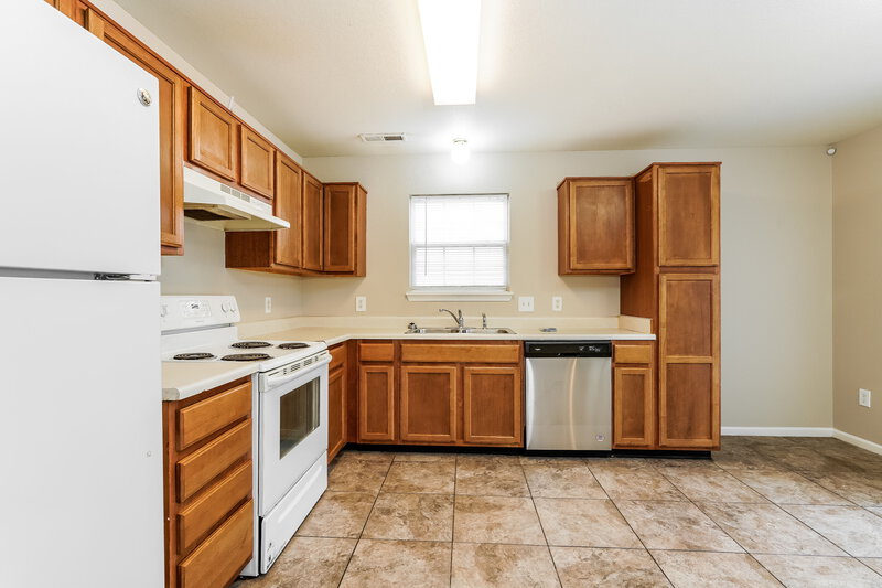 1,815/Mo, 1958 Mare Ave Indianapolis, IN 46203 Kitchen View
