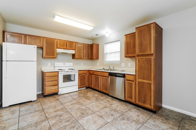 1,815/Mo, 1958 Mare Ave Indianapolis, IN 46203 Kitchen View 2