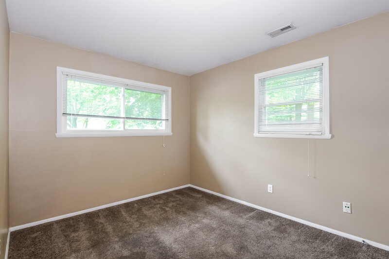 2,200/Mo, 6840 W 16th St Indianapolis, IN 46214 Bedroom View 2