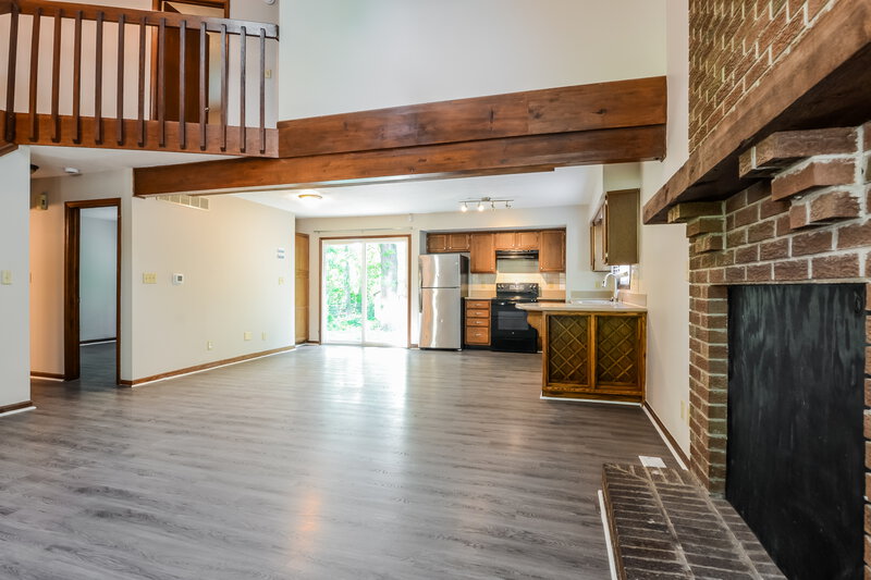 2,110/Mo, 1804 Shorter Ct Indianapolis, IN 46214 Living Room View 2