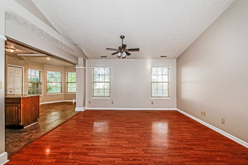 1,650/Mo, 2043 Glendora Dr Indianapolis, IN 46214 Living Room View 2