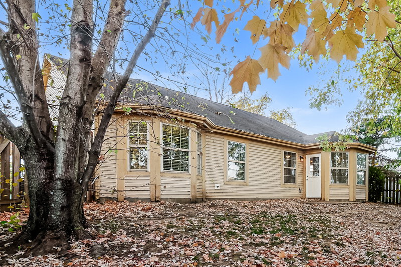 1,650/Mo, 2043 Glendora Dr Indianapolis, IN 46214 Rear View